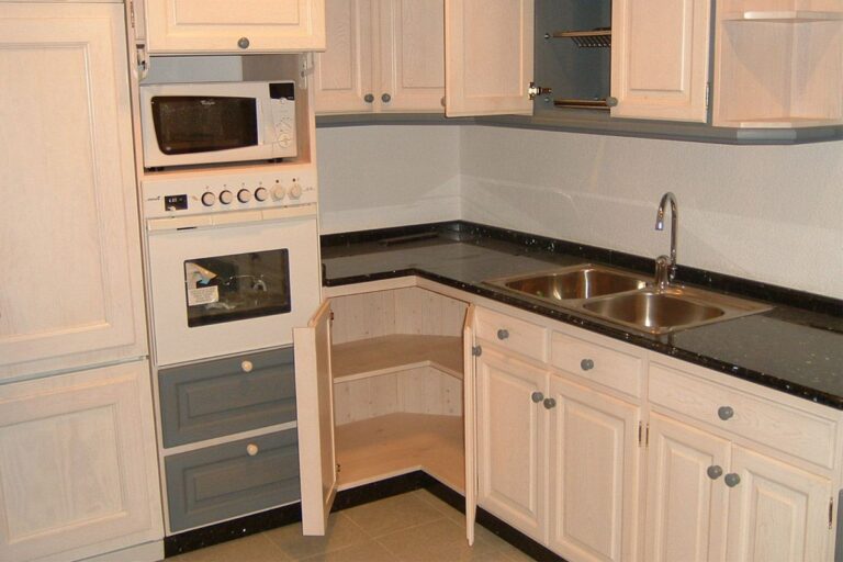 Cocina en blanco